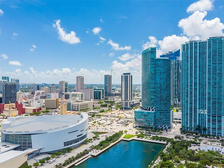 888 Biscayne Blvd #812 — Photo 31