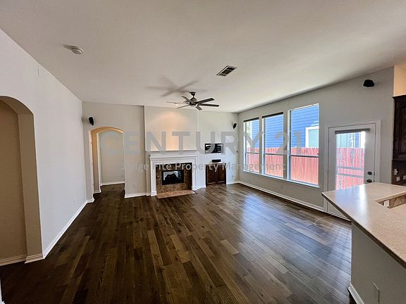 3rd image of 2503 Grizzly Run Ln
