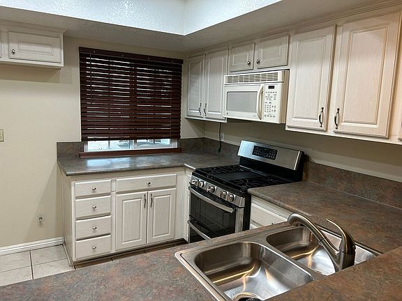 4th image of 1008 S Mountain Ave