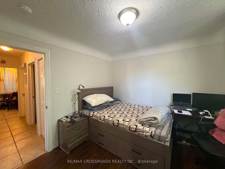 62 Sanders Blvd — Photo 6