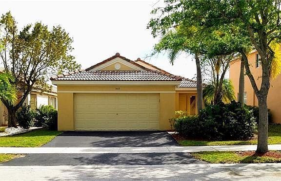 2nd image of 1409 Sabal Trl