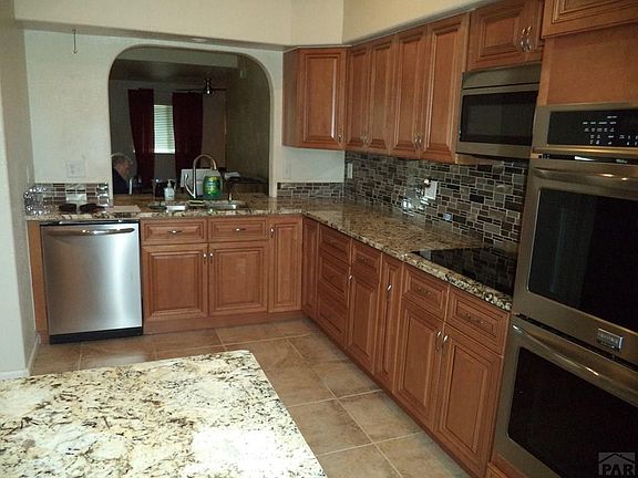 4th image of 807 Ardath Ln