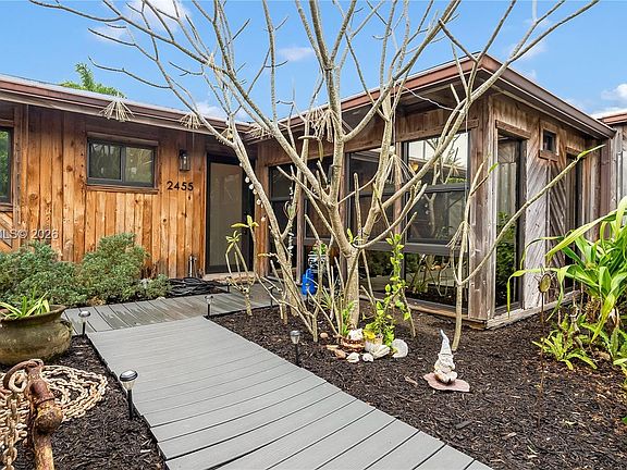 2nd image of 2455 Flamingo Ln
