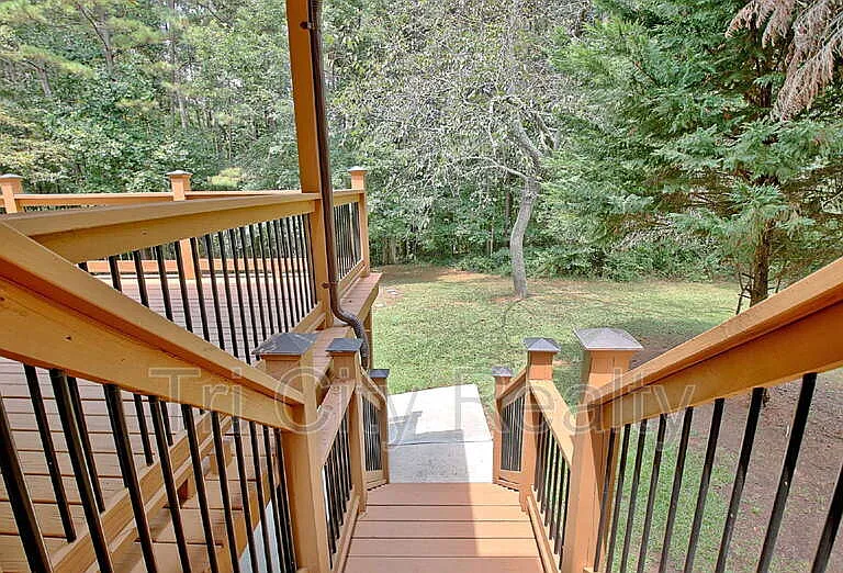 49 Montrose Ln — Photo 24