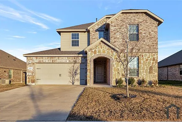 4 bed, 2330 sqft, $3,265 — Photo 2
