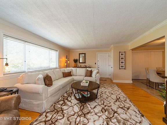 3rd image of 600 S York St APT 3C