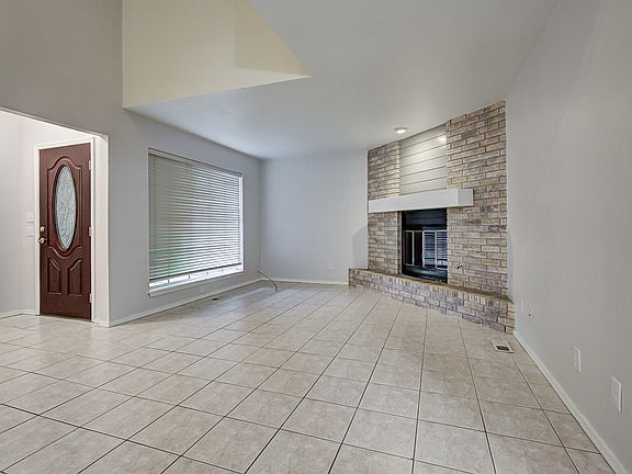 3rd image of 1106 Bluestem Rd
