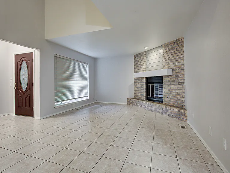 1106 Bluestem Rd — Photo 3