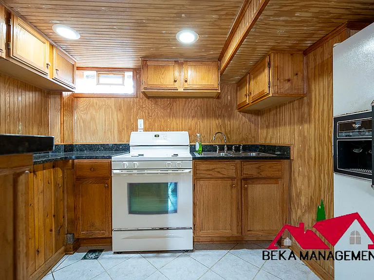 26627 Rialto St — Photo 14