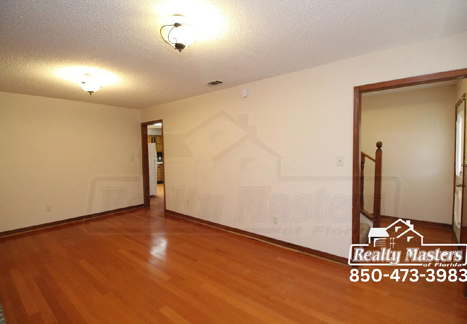 3 bed, 2.5 bath, 2414 sqft, $1,825 — Photo 3