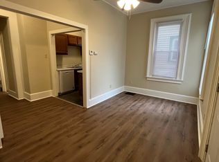 928 S 2nd St #B, Springfield, IL 62704