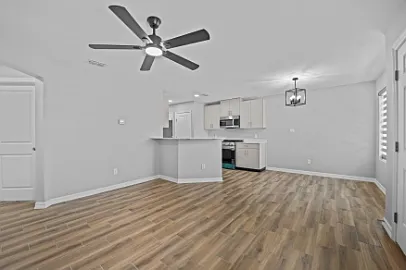 Legance - Lot 9 - 2008 Southridge Avenue - C — Photo 2