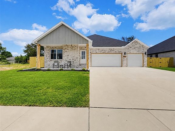 4th image of 6703 Crabapple St