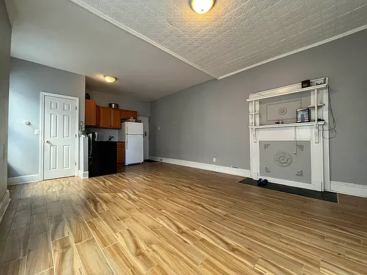 Rented by Reubel Group LLC | media 9