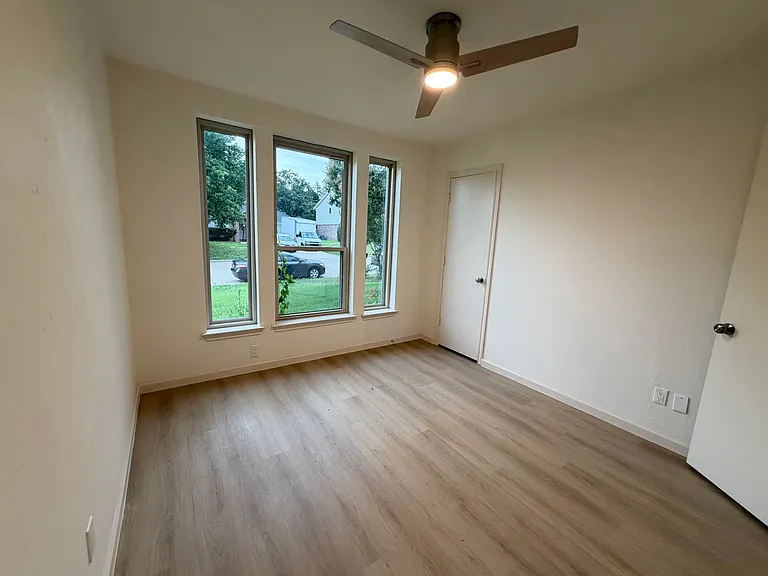 3308 Meadowview Dr — Photo 6
