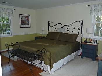 2nd image of 1829 Greenplace Ter