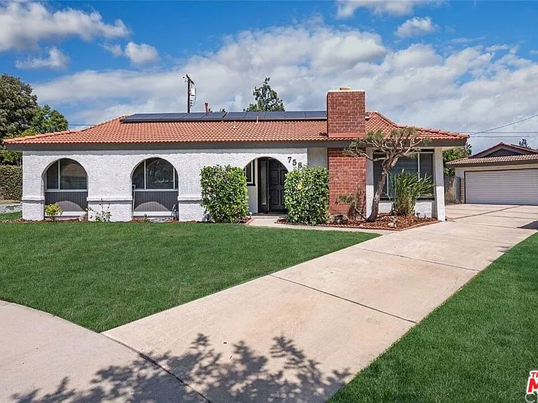 758 E Cypress Ave — Photo 1