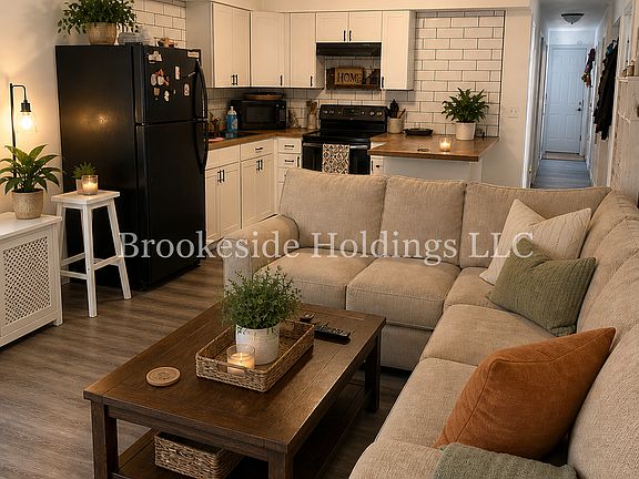 4th image of 1201 W Lake Dr #1205