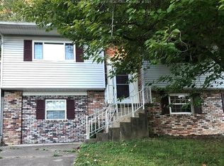 65 Skyline Dr, Saint Albans, WV 25177