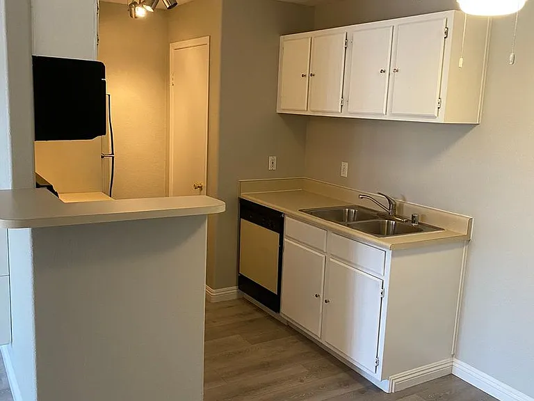 5271 Lindell Rd #202 — Photo 5