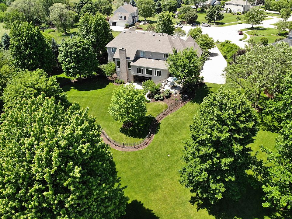 2nd image of 12461 Brighton Ln
