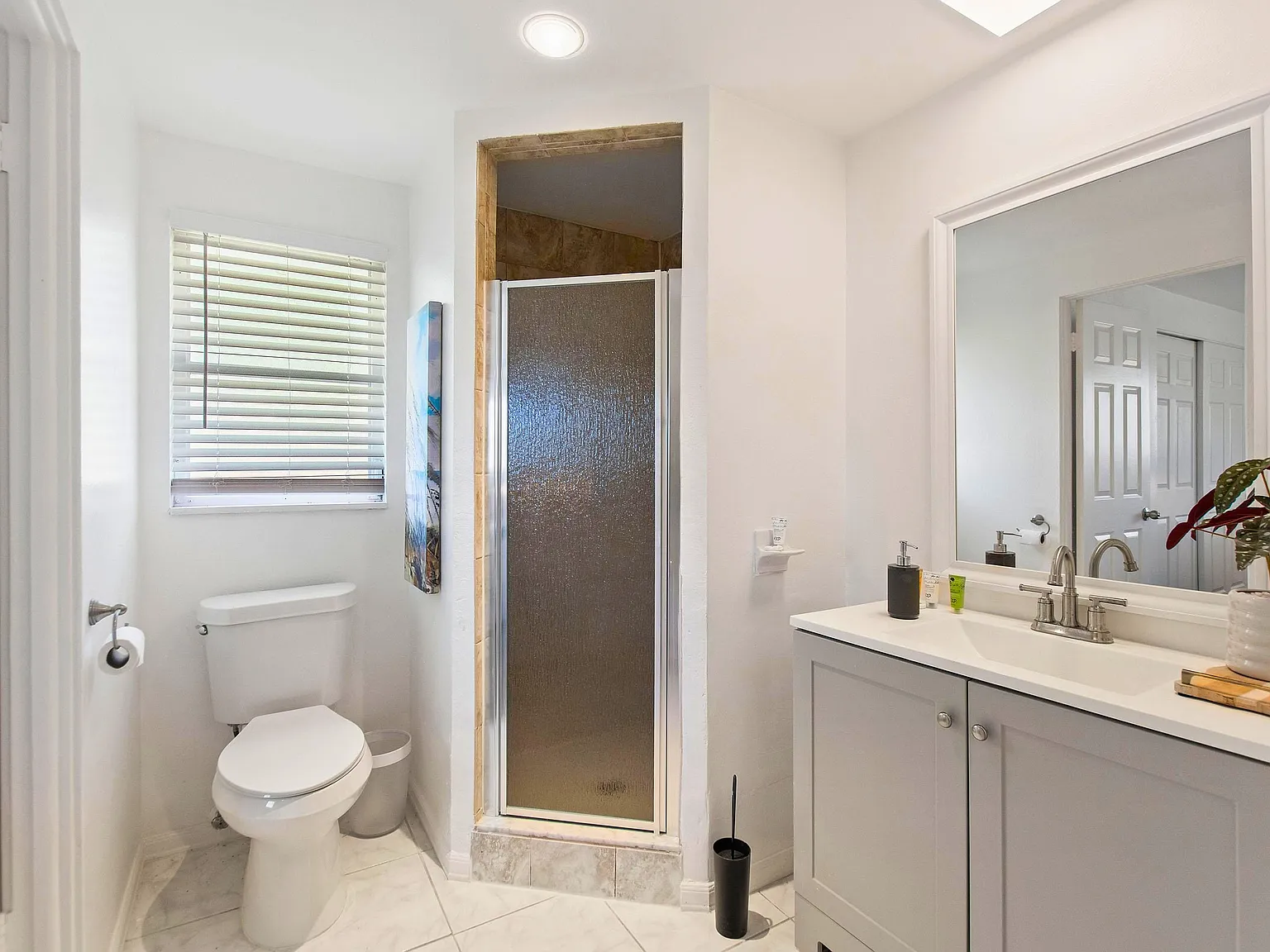 4 bed, 2.0 bath, 1009 sqft, $1,053 — Photo 4
