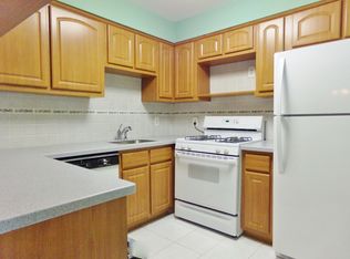 327 Sea Isle Ky, Secaucus, NJ 07094