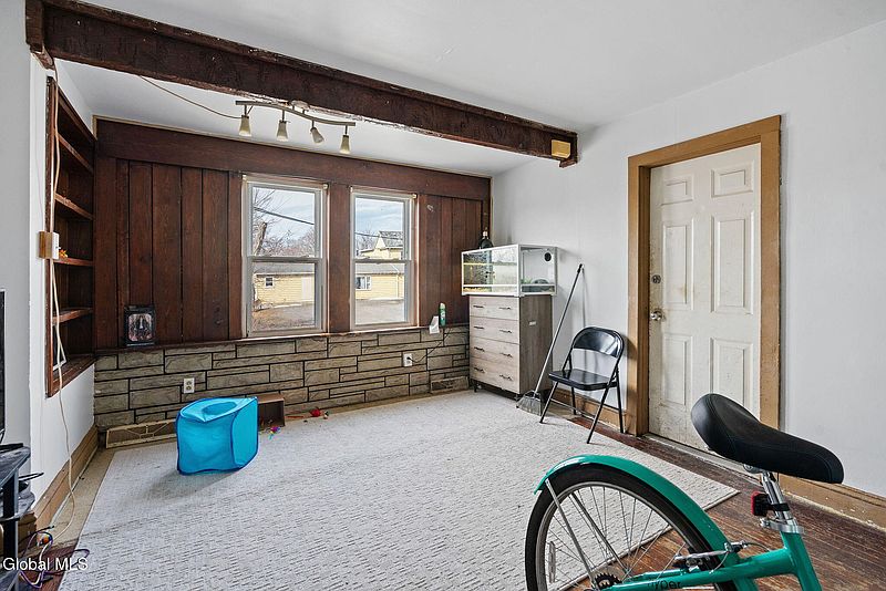 4th image of 1417 3rd Avenue