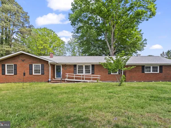 8221 Hickory Dr, King George, VA 22485