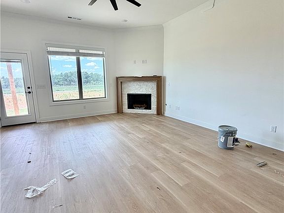 5th image of 1809 Goldthorp St