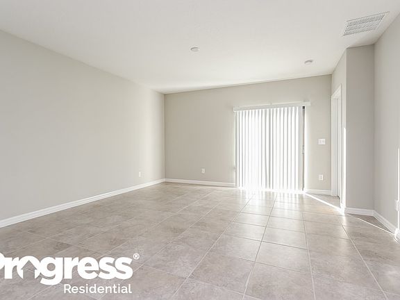 3rd image of 14717 Crescent Rock Dr