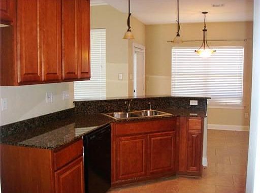 4th image of 109 Jenny Ct