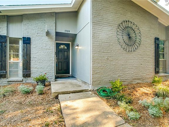 5th image of 1509 Carnation Dr
