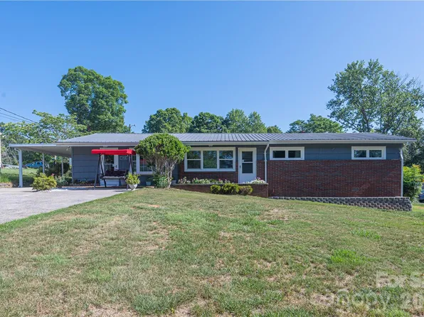 1928 Marigold Ln, Hudson, NC 28638