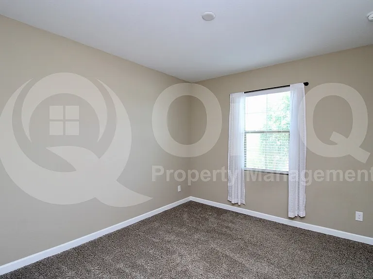 30425 W Picadilly Rd — Photo 7