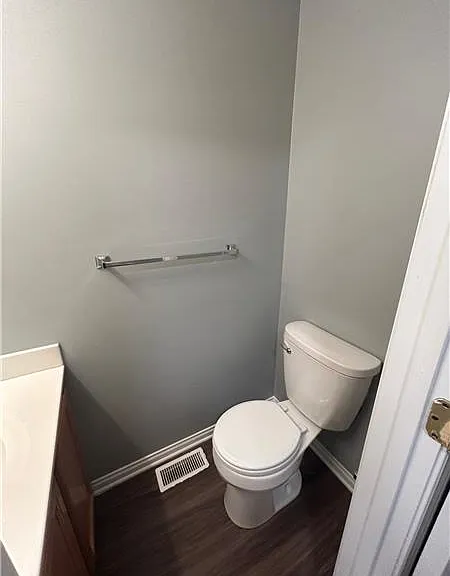 580 Rosebud Cir — Photo 3