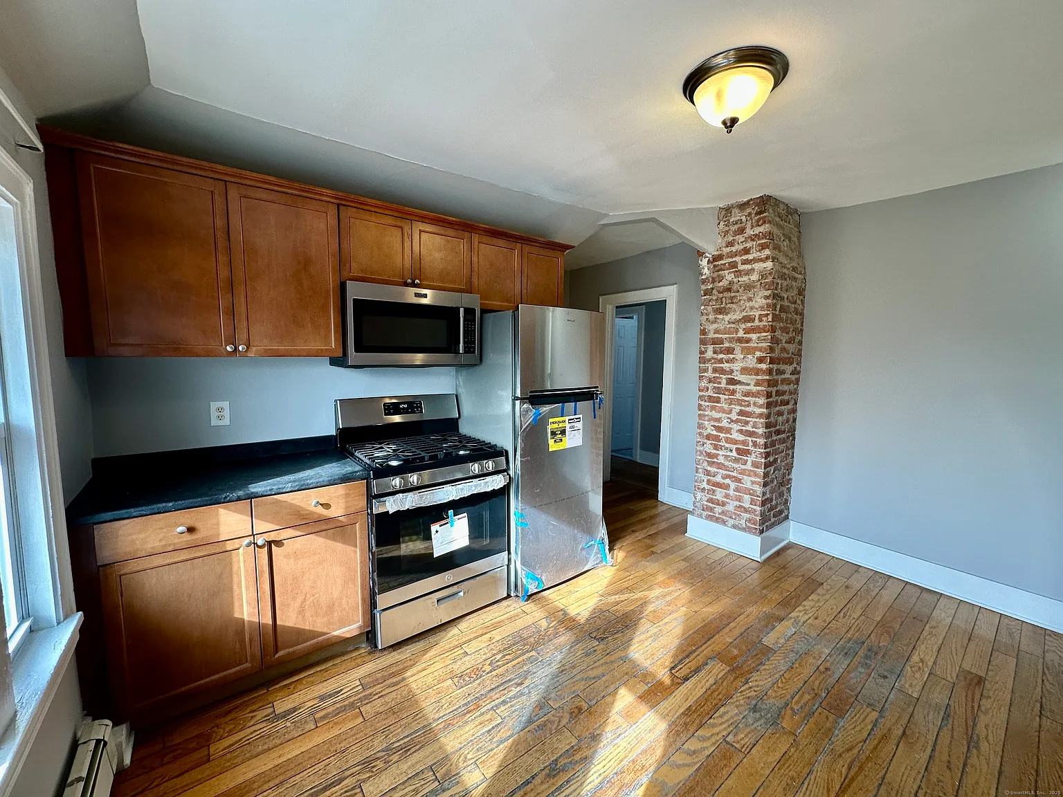 2 bed, 1.5 bath, 1500 sqft, $2,300 — Photo 1