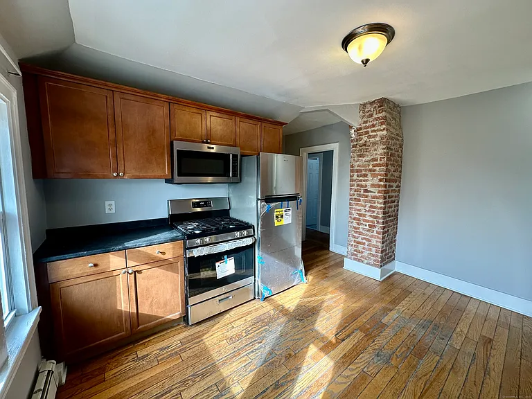 2683 Fairfield Ave #3 — Photo 1