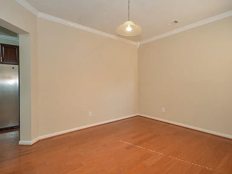 2410 Crossmill Ln — Photo 21