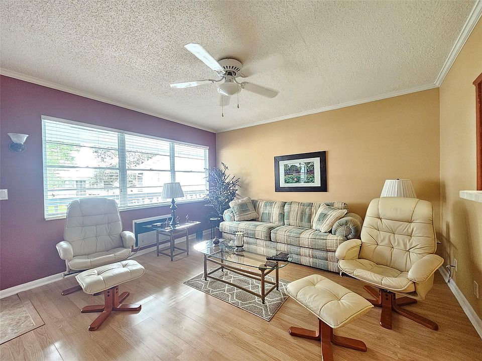 1st image of 250 Oakridge O #250