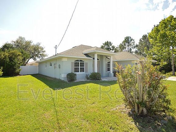 3rd image of 19 Lansing Ln