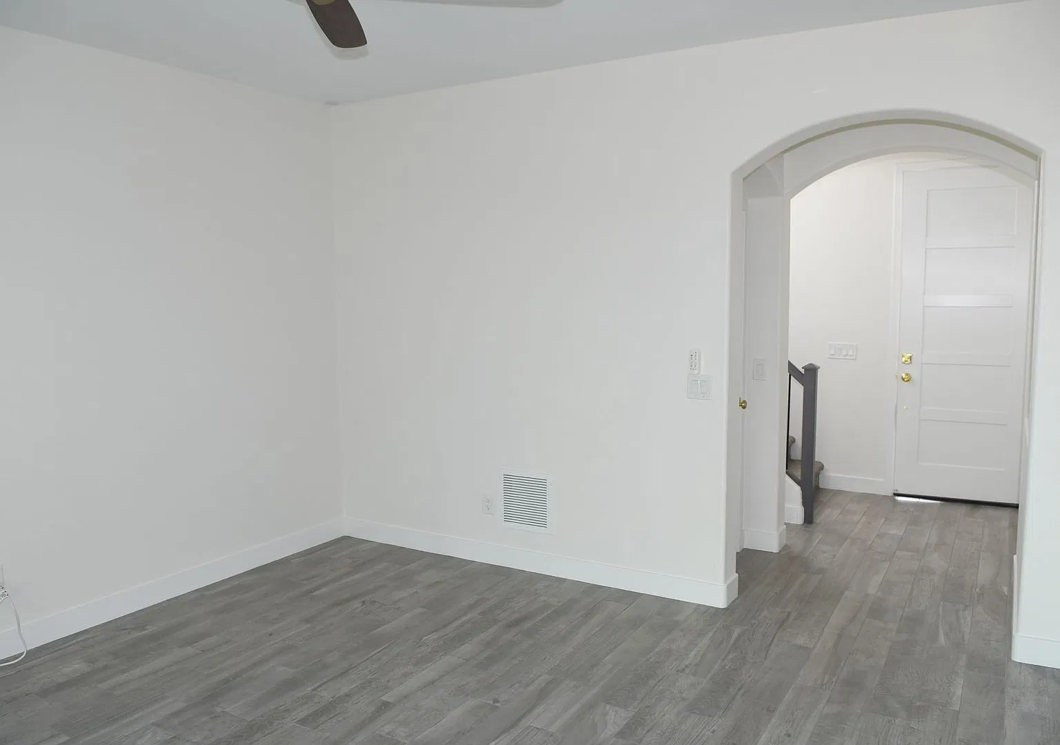 Updated 3 Br+Loft 2.5 Ba 2 Cg Home Near Loop 202 and Broadway in Phoenix — Photo 4