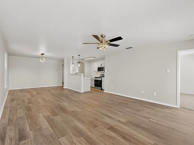 2614 Brighton Park — Photo 7
