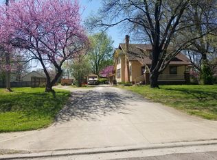 1009 S 8th St, Clinton, MO 64735