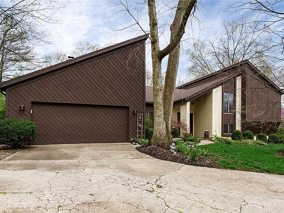 2nd image of 4481 Valley Brook Dr