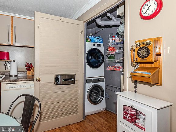 5th image of 1732 Village Green Dr Unit A-17