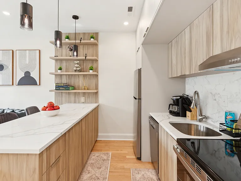134 F St SE #3 — Photo 9
