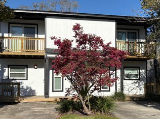 154 Pine St, Atlantic Beach, FL 32233
