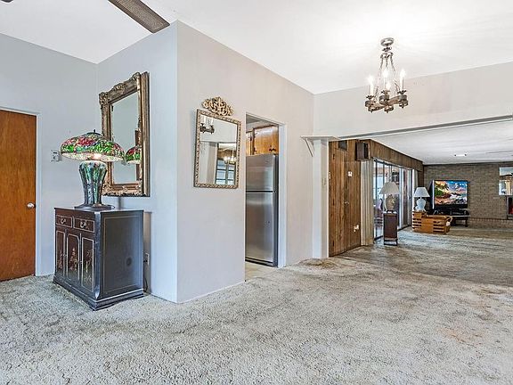 4th image of 6624 Loquat Ln