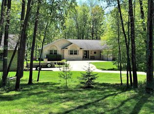 4748 Lost Creek Ln, Suamico, WI 54313